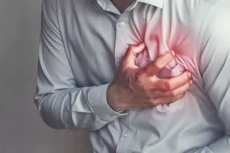 Schmerzen in der Brust: ein häufiges Symptom mit zahlreichen möglichen Ursachen