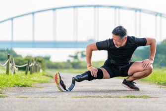 Sportprothese für Aktivitäten älterer Menschen