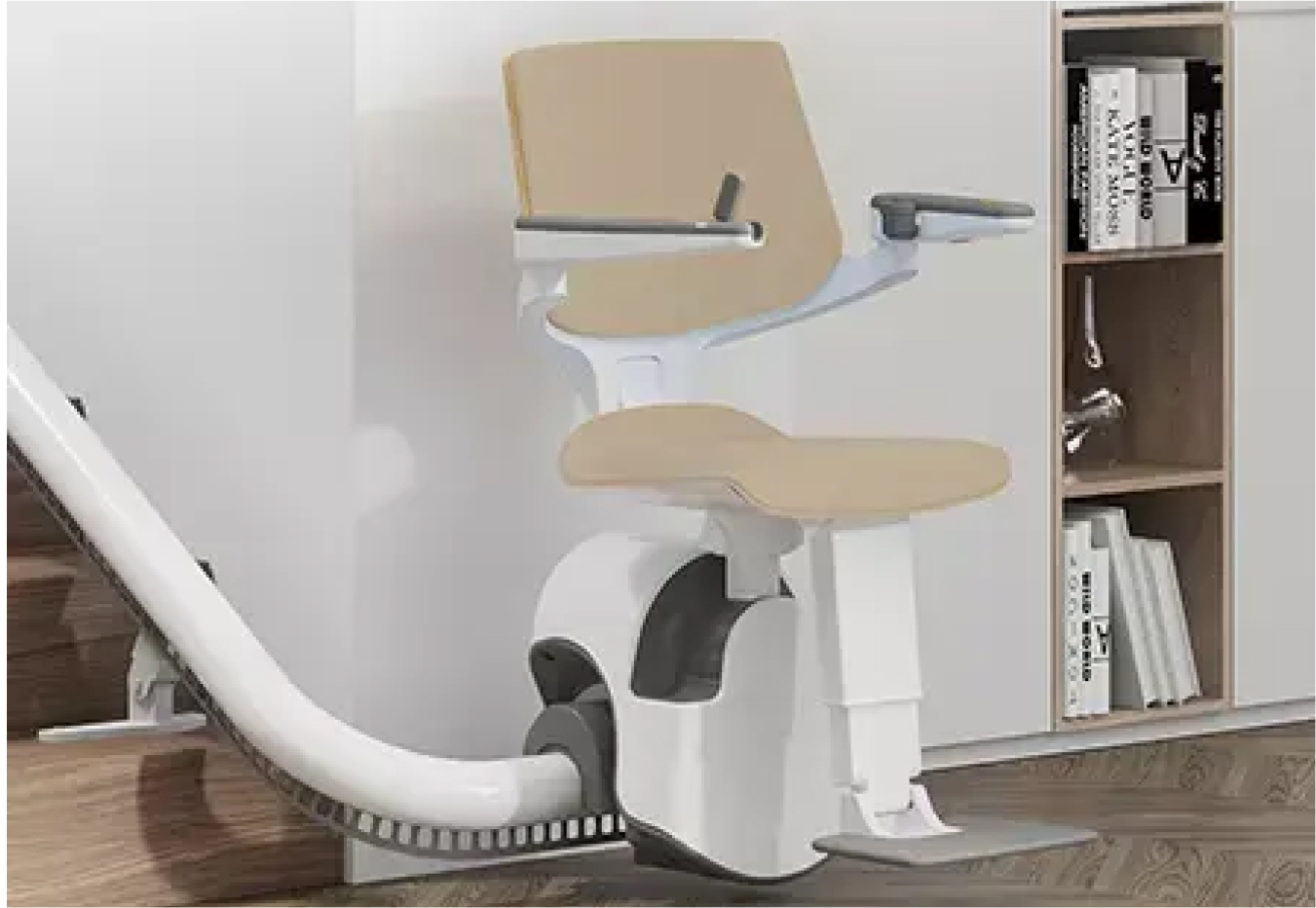 tk-home-solutions-treppenlift-s200_image_w450_h338 1 (2) Weißer Treppenstuhl mit gepolstertem Ledersitz und dunklen Akzenten angebracht an weißer Treppenliftschiene | TK Home Solutions